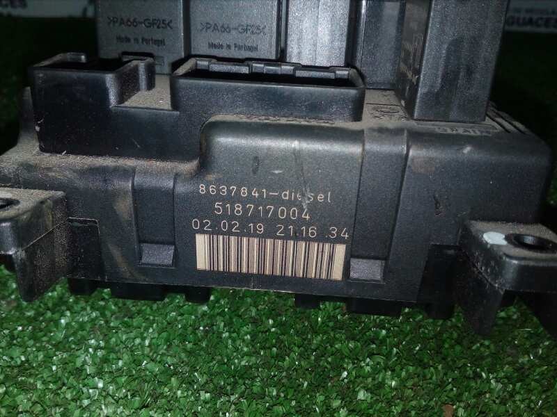 Recambio de caja reles / fusibles para volvo s60 berlina 2.4 diesel referencia OEM IAM 8637841-518717004  