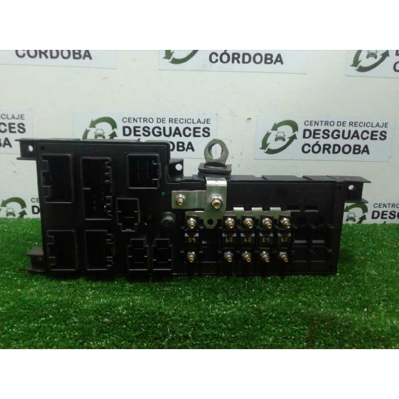 Recambio de caja reles / fusibles para volvo s60 berlina 2.4 diesel referencia OEM IAM 8637841-518717004  