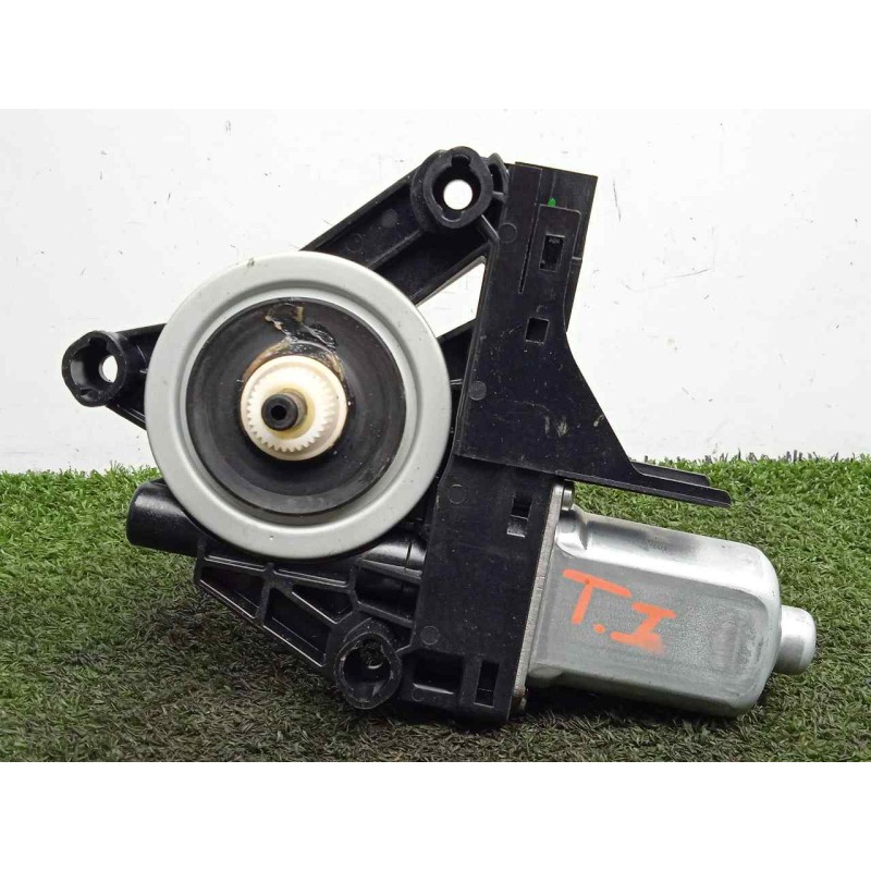 Recambio de motor elevalunas trasero izquierdo para volvo xc60 2.0 diesel cat referencia OEM IAM 966265102  