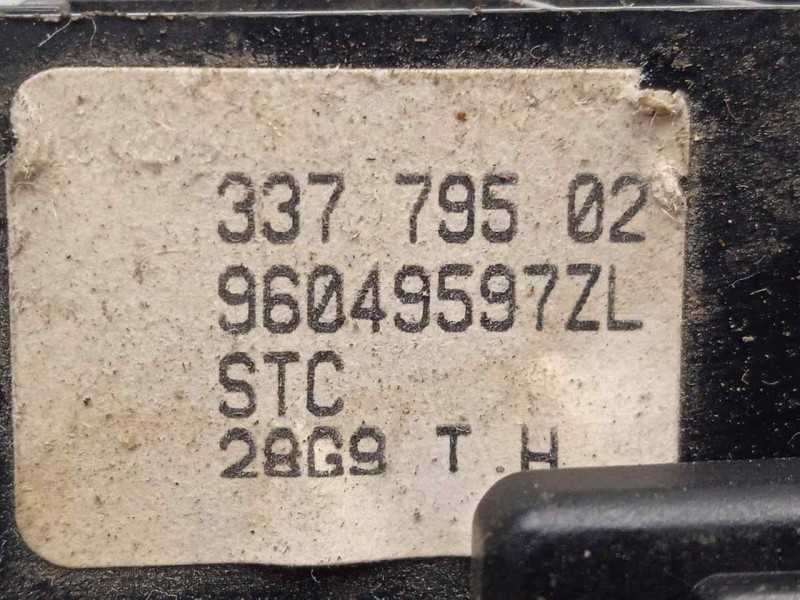 Recambio de mando limpia para peugeot 206 berlina 1.9 diesel referencia OEM IAM 96049597ZL  LIMPIA TRASERO