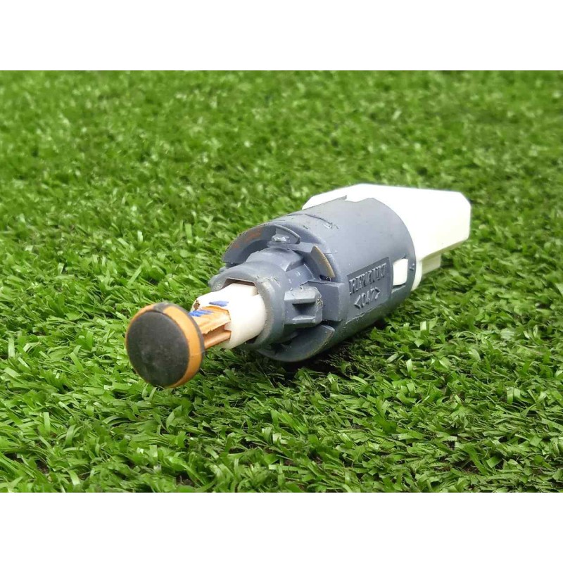 Recambio de interruptor para renault kangoo 1.5 blue dci diesel fap referencia OEM IAM 8200168238 PEDAL.FRENO 