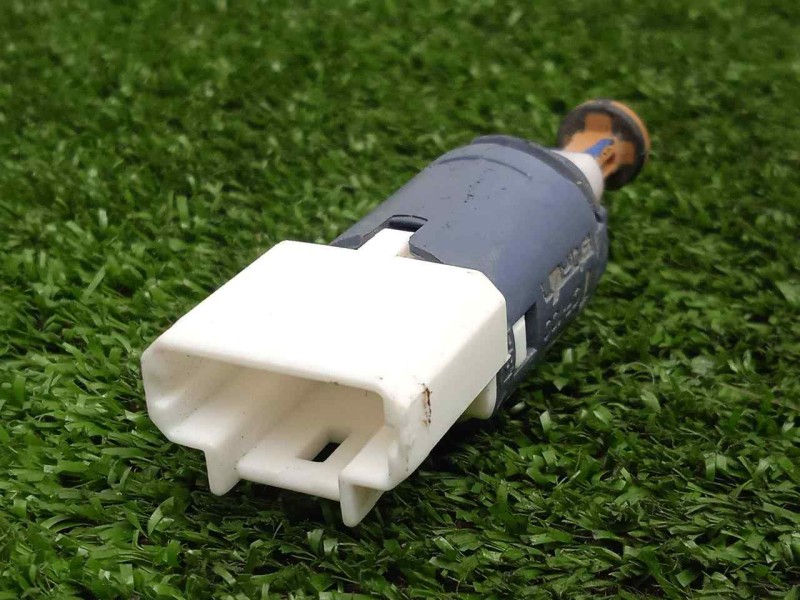 Recambio de interruptor para renault kangoo 1.5 blue dci diesel fap referencia OEM IAM 8200168238 PEDAL.FRENO 