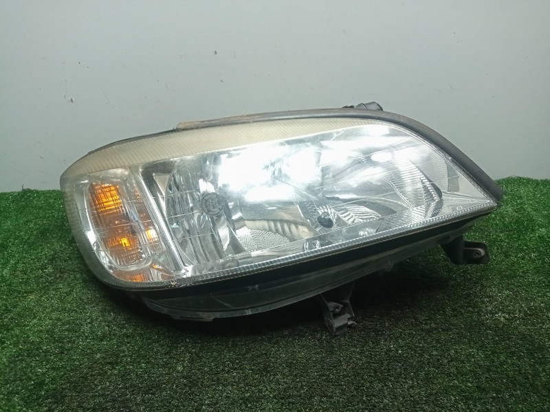 Recambio de faro derecho para opel zafira a 2.0 dti referencia OEM IAM SINREFERENCIA ZAFIRA.A 