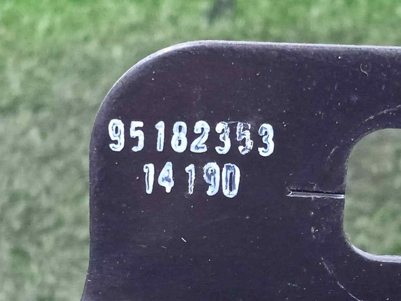 Recambio de cerradura capot para opel mokka 1.7 16v cdti referencia OEM IAM 95182353  