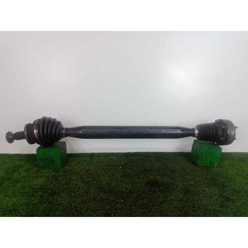 Recambio de transmision delantera derecha para volkswagen passat berlina (3b3) 1.6 referencia OEM IAM 8D0407272BA CON.ABS L637MM