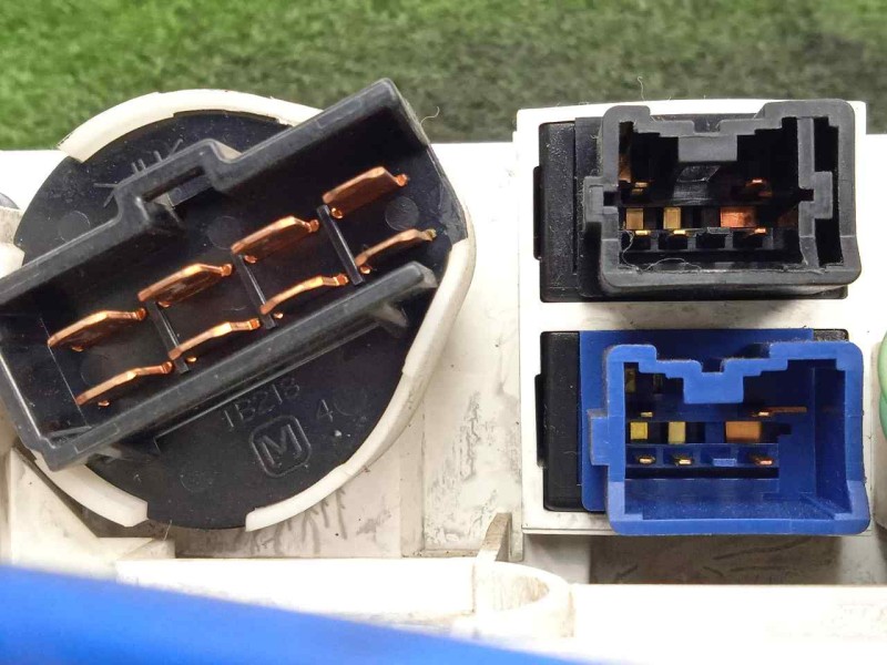 Recambio de mando calefaccion / aire acondicionado para mitsubishi colt (cj0) 1.6 cat referencia OEM IAM MR201365  