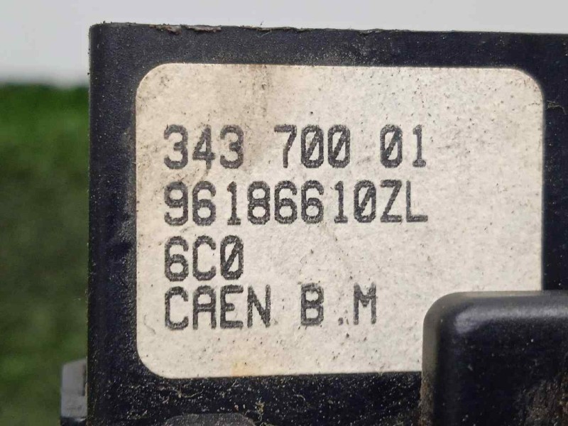 Recambio de mando limpia para peugeot 406 berlina (s1/s2) referencia OEM IAM 96186610ZL  4.PUERTAS