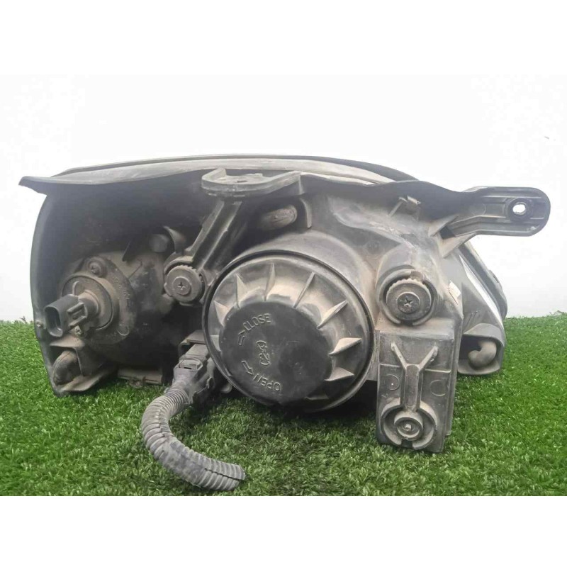 Recambio de faro izquierdo para kia rio 1.3 cat referencia OEM IAM  02-05 PARA PULIR