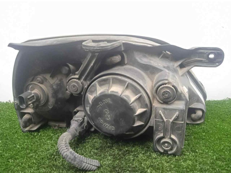 Recambio de faro izquierdo para kia rio 1.3 cat referencia OEM IAM  02-05 PARA PULIR