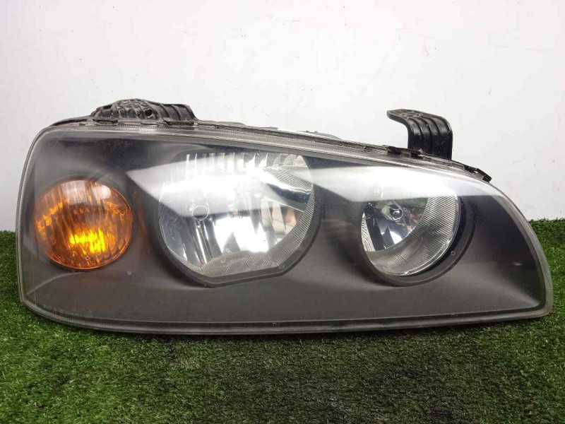 Recambio de faro derecho para hyundai elantra (xd) 2.0 crdi cat referencia OEM IAM SINREFERENCIA 04-07 AMBAR