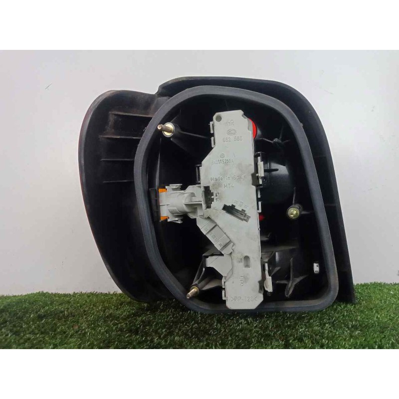 Recambio de piloto trasero derecho para volkswagen polo berlina (6n1) 1.4 referencia OEM IAM SINREFERENCIA 95-00 AMBAR