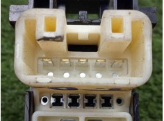 Recambio de mando elevalunas trasero derecho para toyota auris 1.4 turbodiesel cat referencia OEM IAM  5.PINES  2