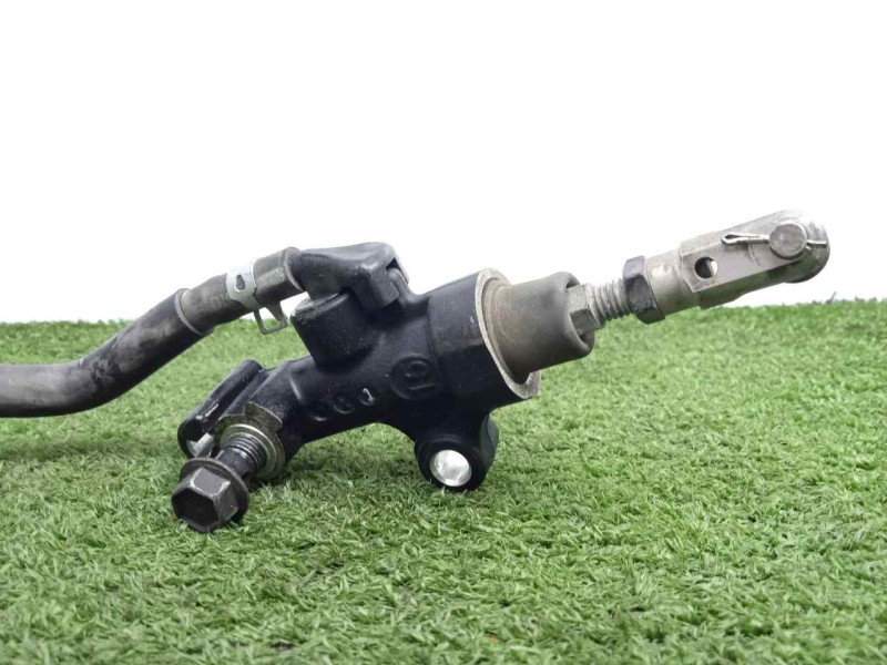 Recambio de bomba freno para yamaha fjr 1300 referencia OEM IAM 3P62583V00 TRASERA 