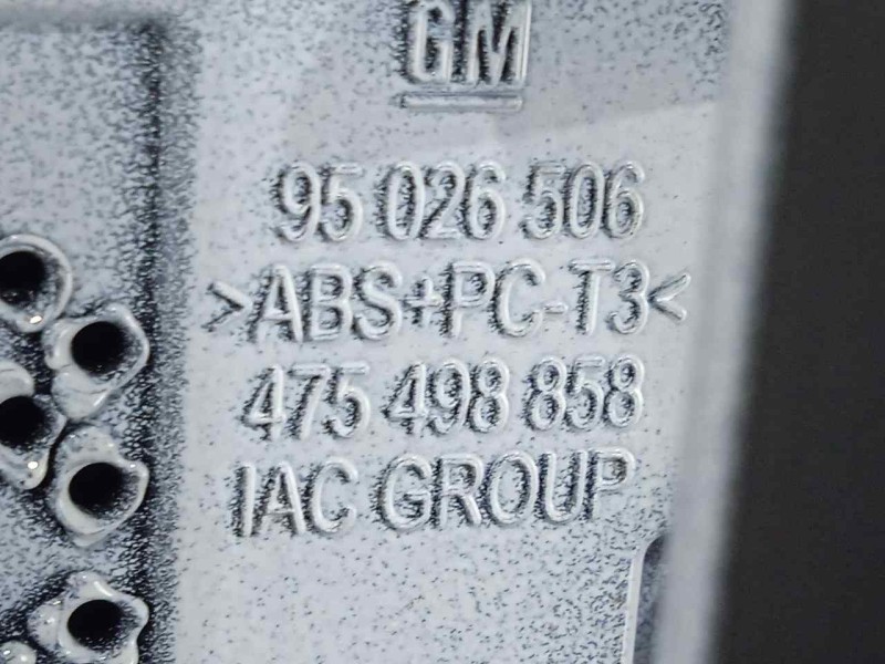 Recambio de aleron trasero para opel mokka 1.7 16v cdti referencia OEM IAM 95978986 BLANCO 