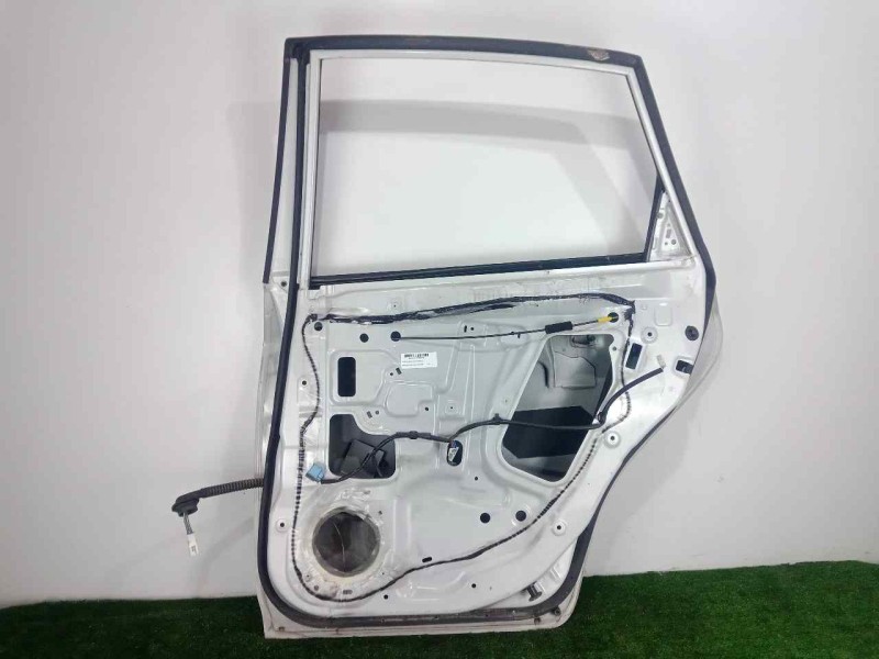 Recambio de puerta trasera derecha para subaru impreza g12 2.0 cat referencia OEM IAM   