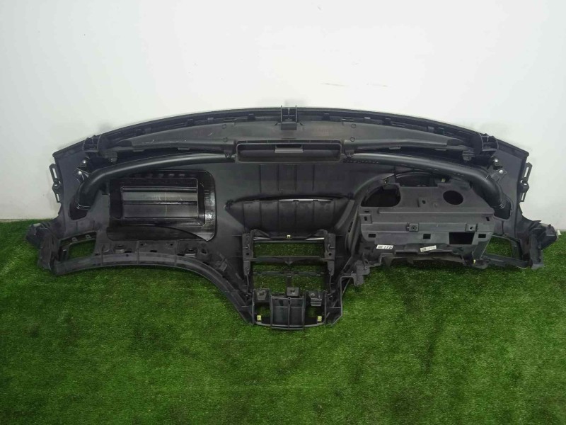 Recambio de salpicadero para subaru impreza g12 2.0 cat referencia OEM IAM   