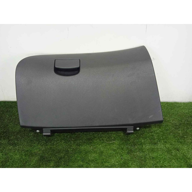 Recambio de guantera para subaru impreza g12 2.0 cat referencia OEM IAM 66123FG010  