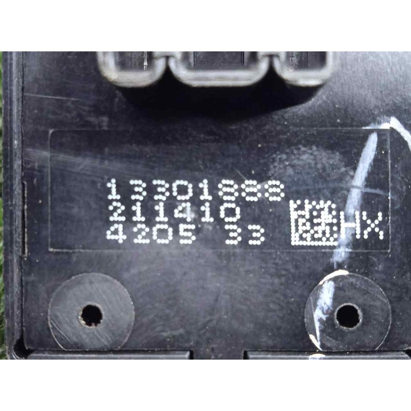 Recambio de mando elevalunas trasero derecho para opel mokka 1.7 16v cdti referencia OEM IAM 13301888  