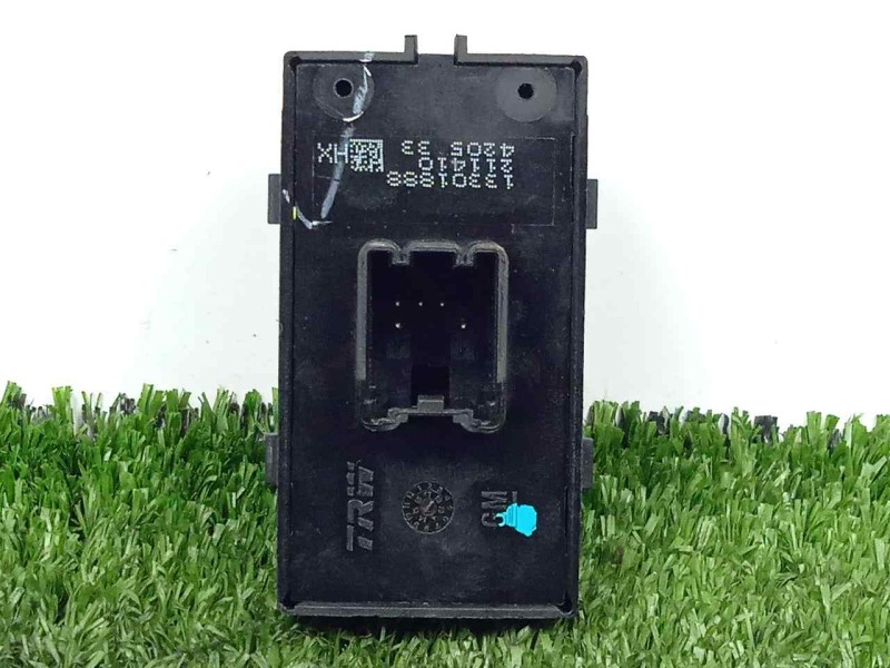 Recambio de mando elevalunas trasero derecho para opel mokka 1.7 16v cdti referencia OEM IAM 13301888  