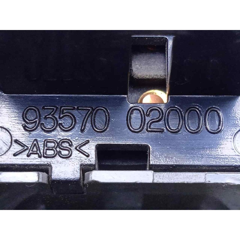 Recambio de mando elevalunas delantero izquierdo para hyundai atos (mx) 1.0 cat referencia OEM IAM 9357002000  