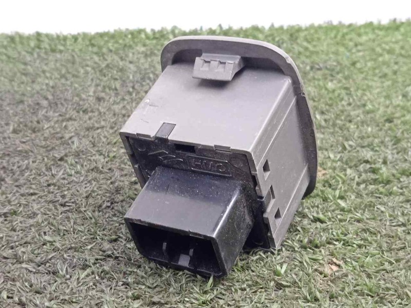 Recambio de mando elevalunas delantero derecho para hyundai atos (mx) 1.0 cat referencia OEM IAM 9358002000  