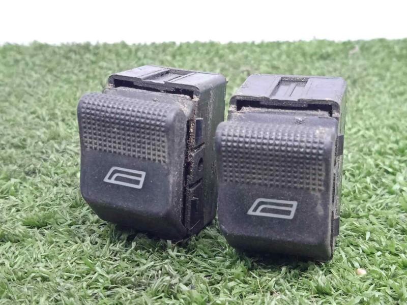 Recambio de mando elevalunas delantero izquierdo para audi a4 berlina (b5) 1.9 tdi referencia OEM IAM   