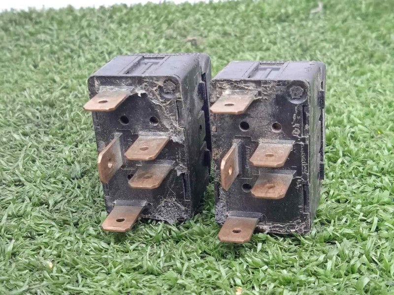 Recambio de mando elevalunas delantero izquierdo para audi a4 berlina (b5) 1.9 tdi referencia OEM IAM   