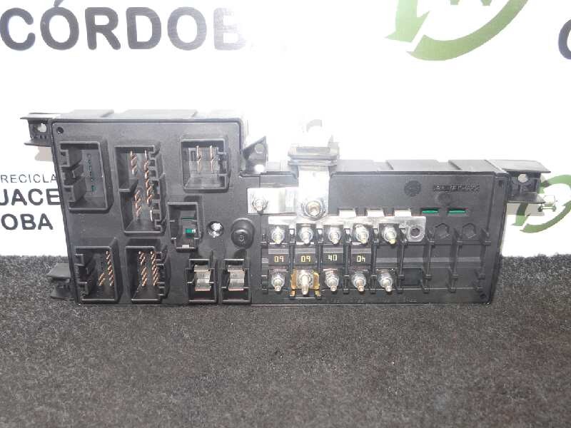 Recambio de caja reles / fusibles para volvo xc90 2.4 diesel cat referencia OEM IAM 30728008-518828108  