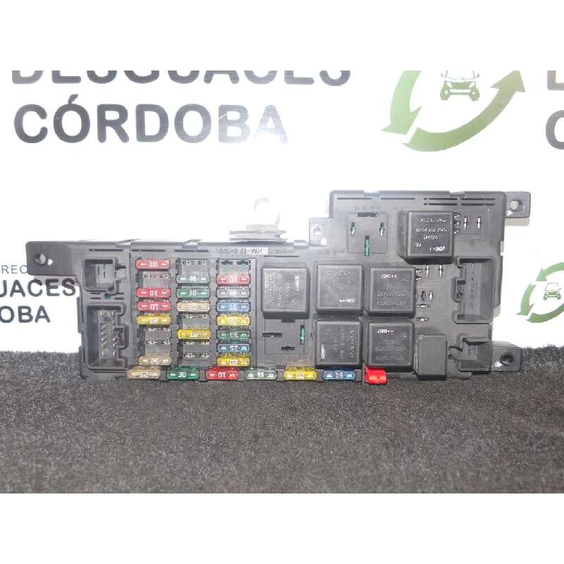 Recambio de caja reles / fusibles para volvo xc90 2.4 diesel cat referencia OEM IAM 30728008-518828108  