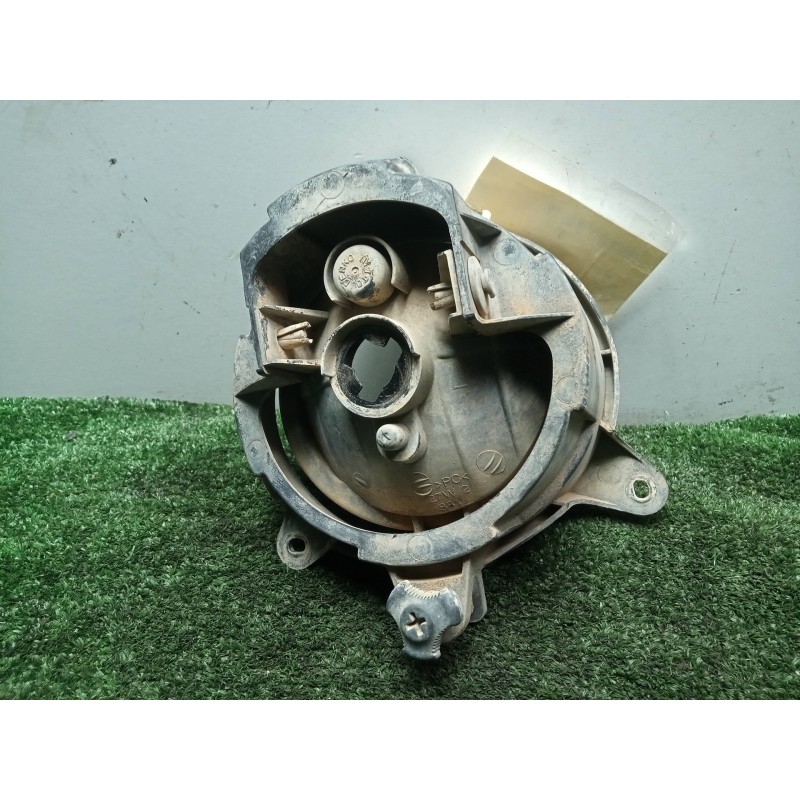 Recambio de faro antiniebla izquierdo para kia sorento 2.5 crdi cat referencia OEM IAM SINREFERENCIA 02/06 