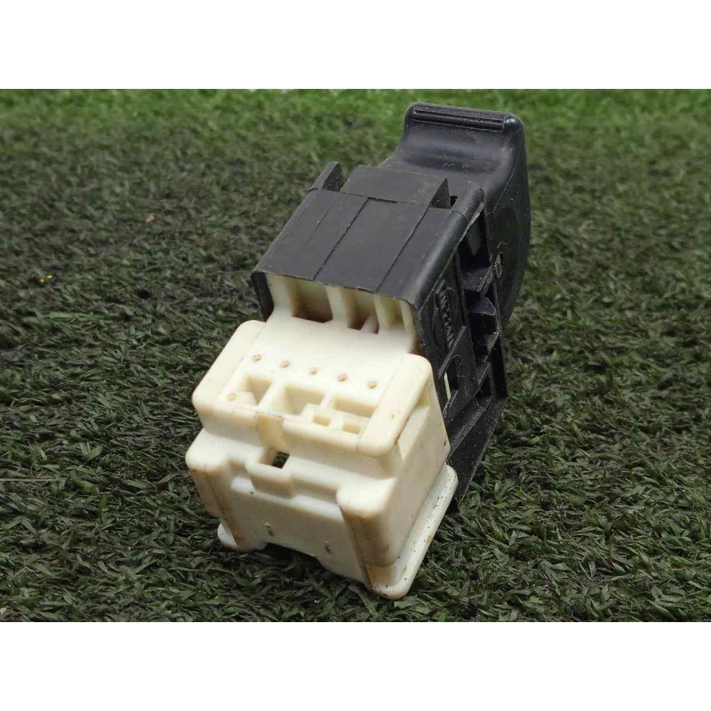 Recambio de mando elevalunas delantero derecho para nissan almera (n15) 1.4 16v cat referencia OEM IAM SINREFERENCIA  