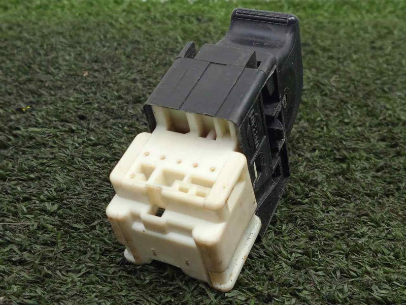 Recambio de mando elevalunas delantero derecho para nissan almera (n15) 1.4 16v cat referencia OEM IAM SINREFERENCIA  