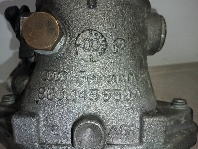 Recambio de caja mariposa para audi a4 berlina (8e) 2.5 tdi quattro (132kw) referencia OEM IAM 8E0145950A  