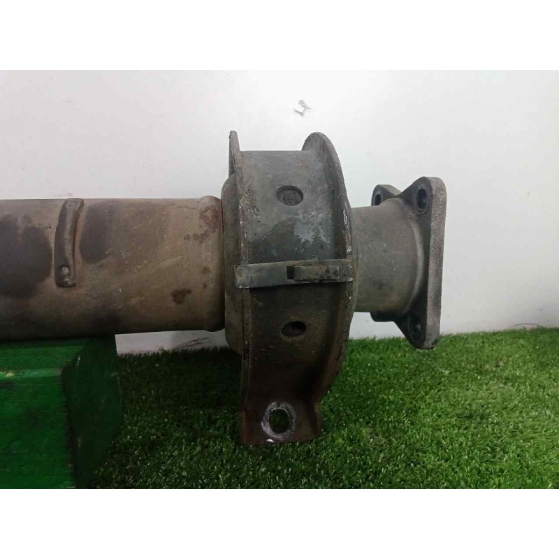 Recambio de transmision central para nissan l-80 4.0 referencia OEM IAM SINREFERENCIA TRASERA - 1/2.TRAMOS PARTE DELANTERA - L96