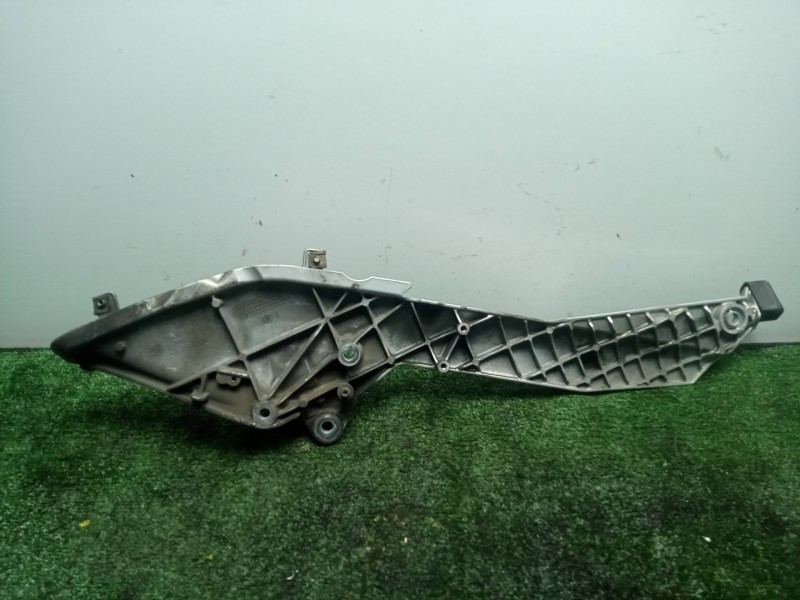 Recambio de posapie para bmw r 1200 rt/st referencia OEM IAM 46717675290 DERECHO K26 - 05-10