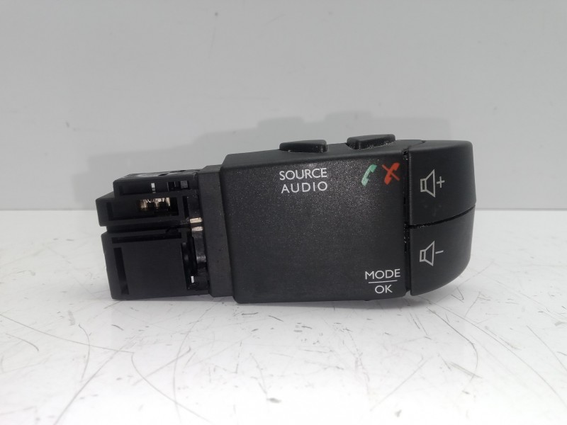 Recambio de mando multifuncion para renault clio iv 1.2 16v referencia OEM IAM   