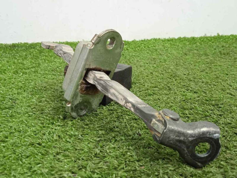 Recambio de retenedor puerta para toyota auris 1.4 turbodiesel cat referencia OEM IAM 6861002240 DELANTERA.DERECHA RETENIDA