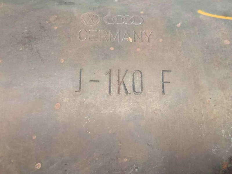 Recambio de catalizador para volkswagen golf v berlina (1k1) 1.4 16v referencia OEM IAM 1K0F-1K0254301X  
