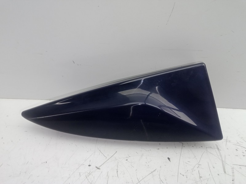 Recambio de moldura para renault clio iv 1.2 16v referencia OEM IAM 960325616R PORTÓN.ALERON DERECHO