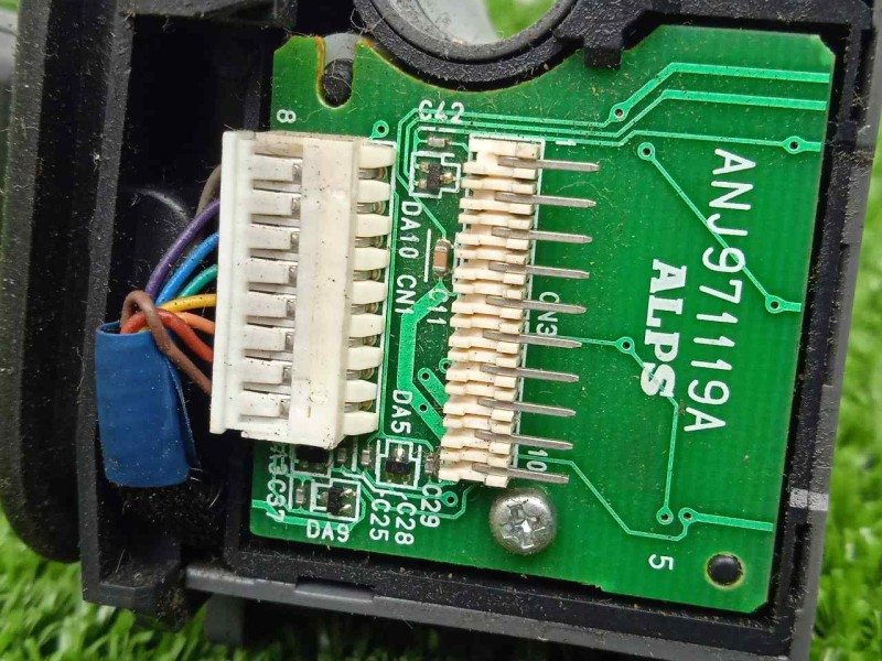 Recambio de mando limpia para volvo s60 berlina 2.4 diesel referencia OEM IAM 30768099  