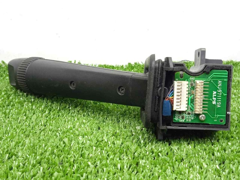 Recambio de mando limpia para volvo s60 berlina 2.4 diesel referencia OEM IAM 30768099  