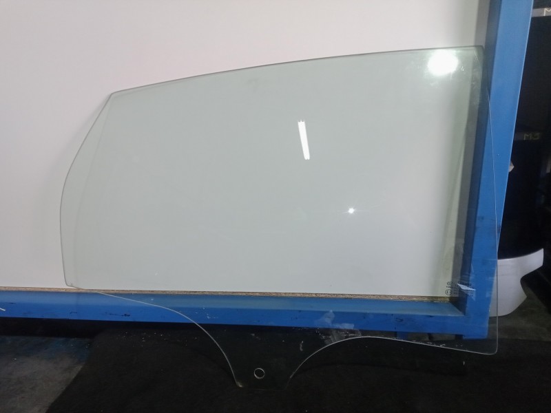 Recambio de luna trasera izquierda para ford focus lim. (cb8) 1.6 tdci cat referencia OEM IAM   