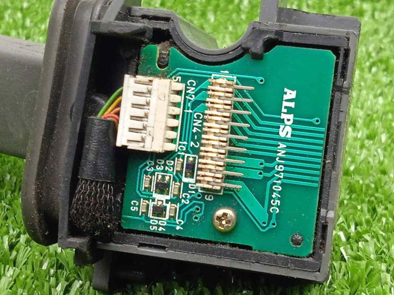 Recambio de mando limpia para volvo s60 berlina 2.4 diesel referencia OEM IAM 9452387  