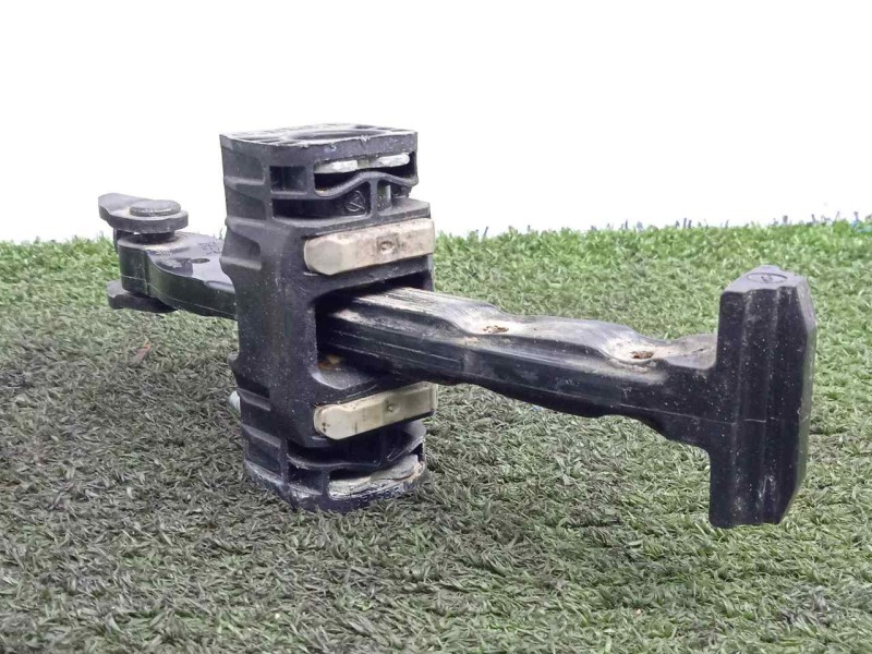 Recambio de retenedor puerta para volvo xc60 2.0 diesel cat referencia OEM IAM 31298467 TRASERA.DERECHA 