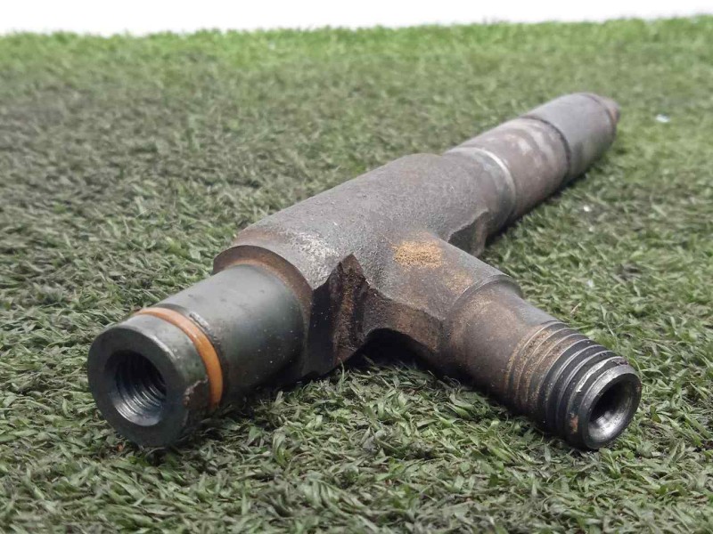 Recambio de inyector para isuzu n-serie referencia OEM IAM 8972598400-583Z484430  