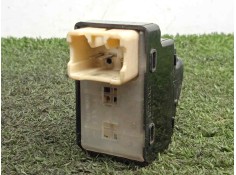 Recambio de mando elevalunas delantero derecho para hyundai accent (lc) 1.3 12v cat referencia OEM IAM 20422E  5.PIN 2