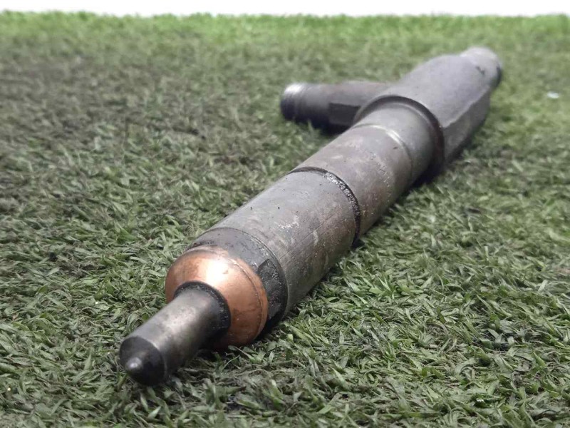 Recambio de inyector para isuzu n-serie referencia OEM IAM 8972598400-583Z484430  