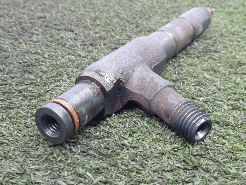 Recambio de inyector para isuzu n-serie referencia OEM IAM 8972598400-583Z484430  