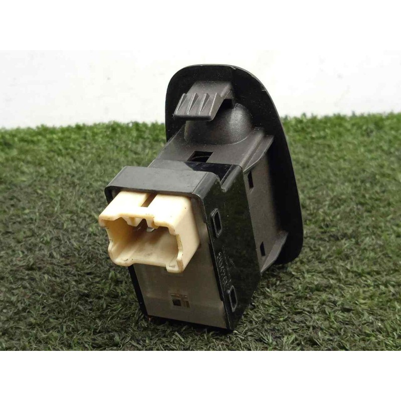 Recambio de mando elevalunas trasero derecho para hyundai accent (lc) 1.3 12v cat referencia OEM IAM   5.PIN