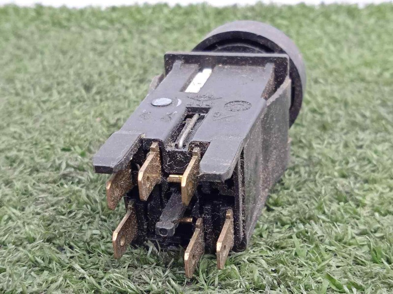 Recambio de boton luneta termica para peugeot 205 berlina referencia OEM IAM SINREFERENCIA  